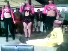 The Brazilian butt-face dance is the most excellent way to break your face